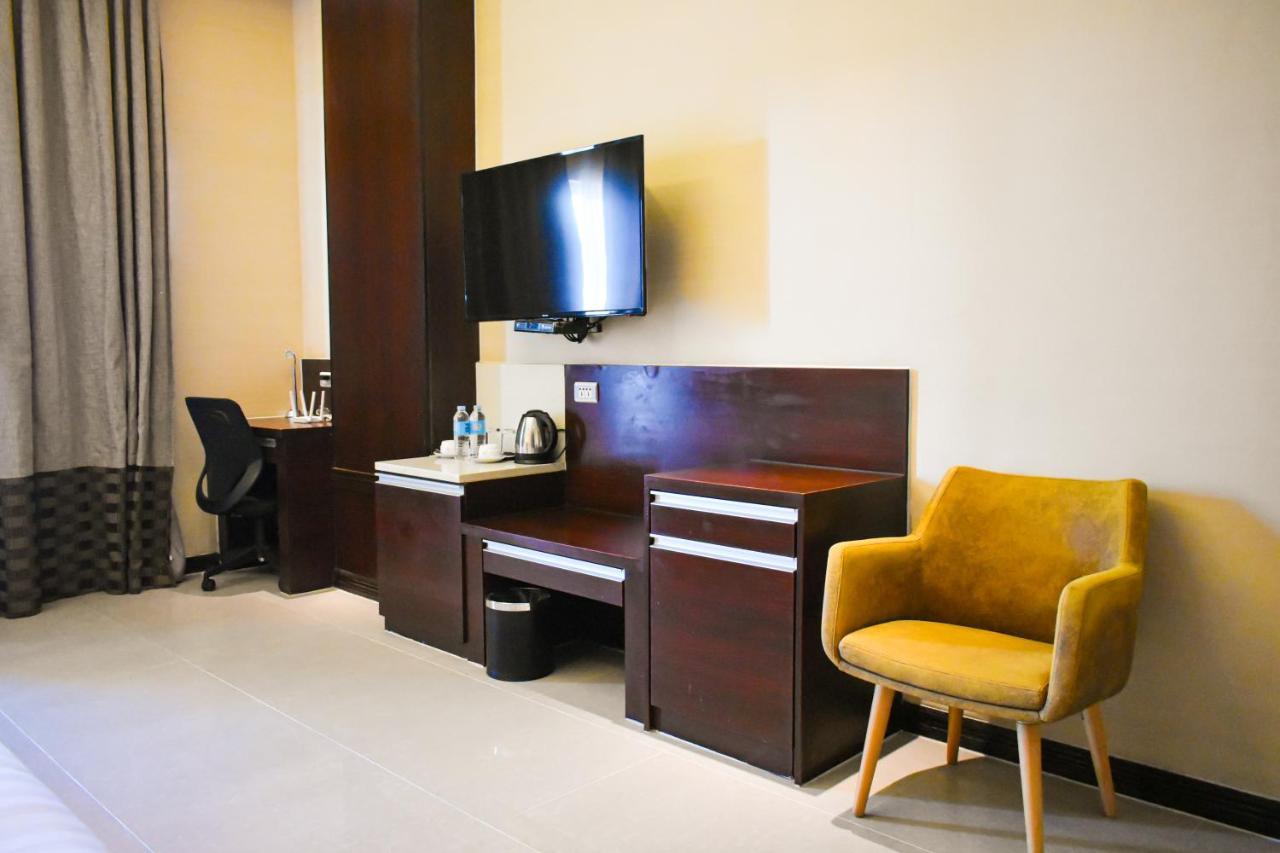 Mg Grand Hotel Olongapo Eksteriør bilde